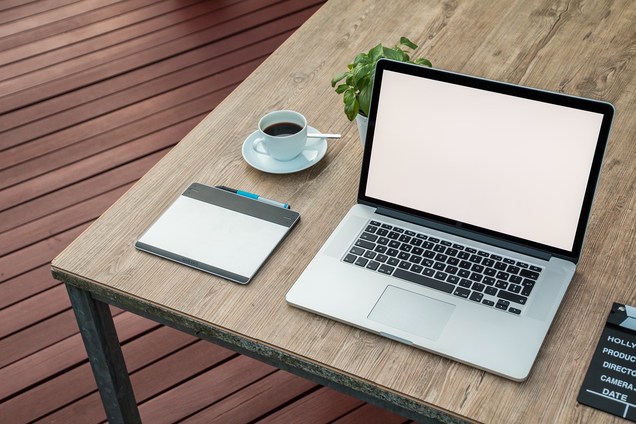 mockup, laptop, photoshop-2443050.jpg